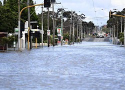 Australia hối thúc người dân sơ tán đề phòng lũ lụt