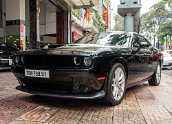 Dodge Challenger GT hàng hiếm bất ngờ xuất hiện tại TP.HCM