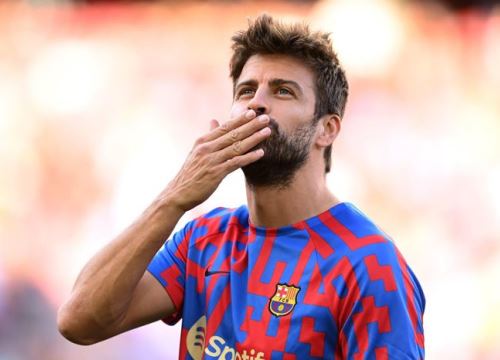 Pique rời Barca ngay lập tức, giải nghệ ở tuổi 35