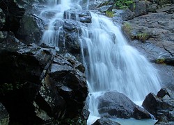 Suối Đá Ngầm Đà Nẵng