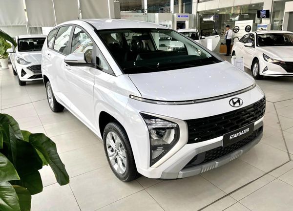 Hyundai Stargazer tại Việt Nam gây 'sốc' khi không có màn hình giải trí