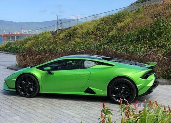 Siêu xe Lamborghini Huracan Tecnica đầu tiên về Việt Nam, giá trên 15 tỷ đồng