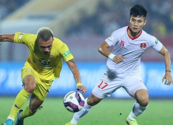 Thắng Nam Định 1 - 0, Hải Phòng tạm dẫn đầu V-League 2022