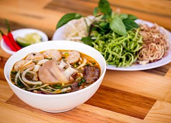 Cách nấu bún bò giò heo ngon, đơn giản tại nhà