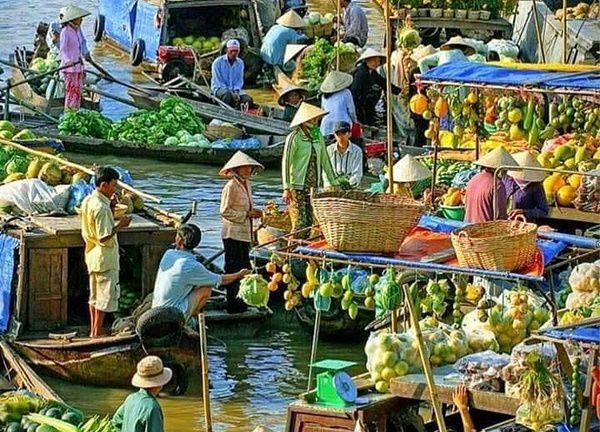 Đến chợ nổi Cái Bè 'càn quét' tất tần tật sản vật miền Tây