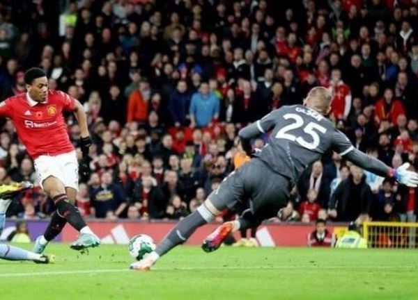 Man United thắng đậm Aston Villa, HLV Ten Hag vẫn chưa hài lòng