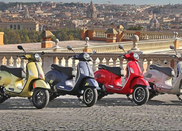 Piaggio ra mắt cả dàn xe ga Vespa đa sắc màu tại EICMA 2022