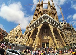 Sagrada Familia Vương cung thánh đường xây dựng hơn 100 năm