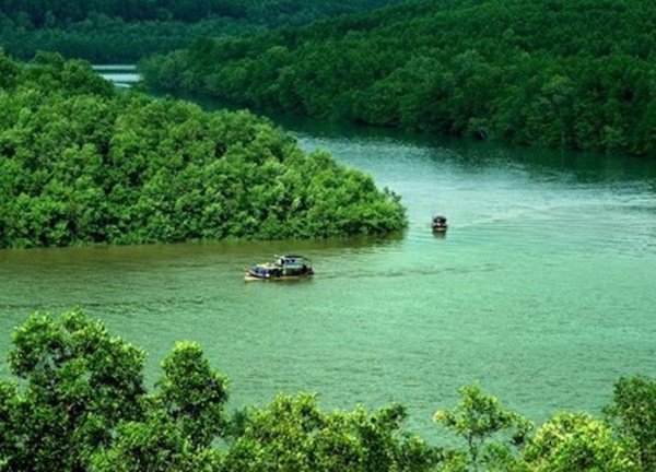 Triển lãm "Tuần Văn hóa Du lịch Di sản xanh - Nơi gặp gỡ con người và thiên nhiên"