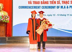 Trường Đại học Vinh tổ chức trao bằng tiến sĩ, thạc sĩ