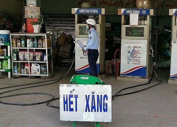 Bộ Công Thương yêu cầu các doanh nghiệp ký biên bản cam kết cung ứng xăng dầu