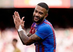 Depay khó chịu với Barca