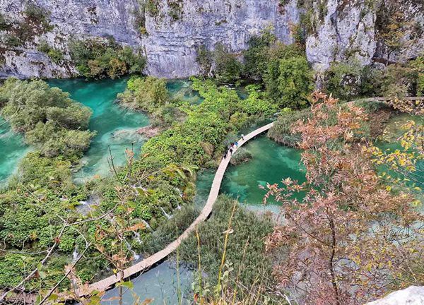 Choáng ngợp vẻ đẹp mùa Thu ở vườn quốc gia Plitvice, Croatia