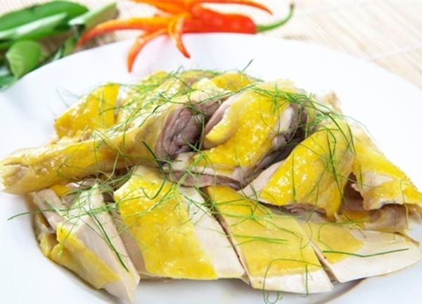 Luộc gà bằng nồi cơm điện vừa tiện, vừa ngon mà không nứt