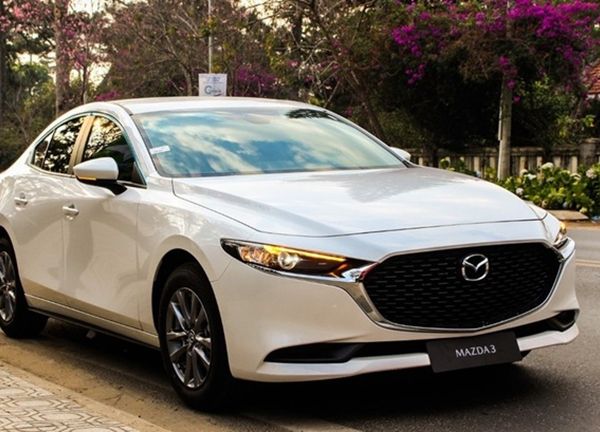 Mazda3 "tăng tốc" trong cuộc đua doanh số với Kia K3