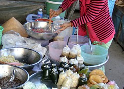 Thương sao bánh cục chợ quê