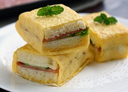 Bánh mì kẹp cuộn trứng chiên ngon miệng cho bữa sáng