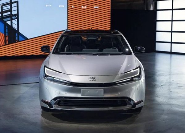 Chi tiết Toyota Prius 2023 vừa được ra mắt