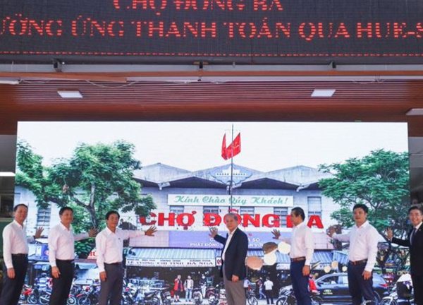 Hơn 20.000 người dân dùng nền tảng Hue-S để thanh toán online các loại phí dịch vụ