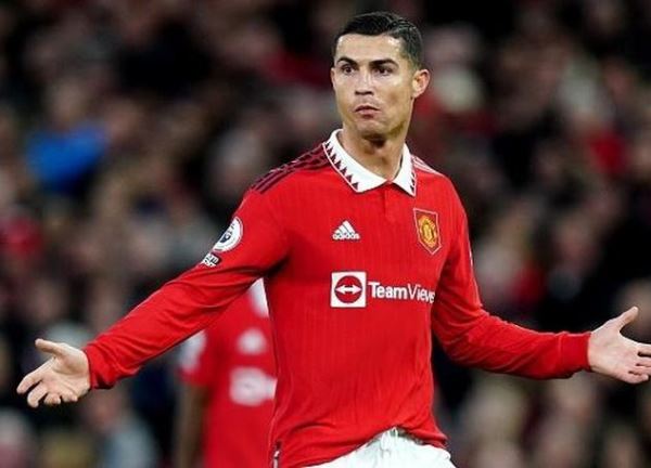 Huyền thoại duy nhất bênh vực Ronaldo