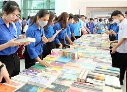 Nhiều đầu sách hay tại Hội sách năm 2022 do Học viện Cán bộ TPHCM tổ chức