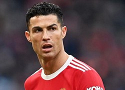 Ronaldo tố HLV Erik ten Hag khiêu khích, trách Man Utd phạt nặng