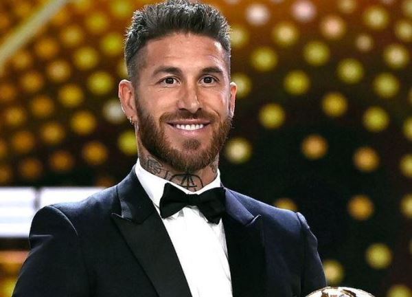 Sergio Ramos nhận giải Hậu vệ hay nhất lịch sử