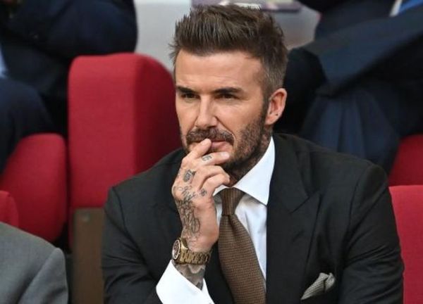 David Beckham lịch lãm như nam thần trên khán đài cổ vũ tuyển Anh ở World Cup 2022