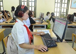 Giải 'cơn khát' công nghệ cho học trò vùng khó