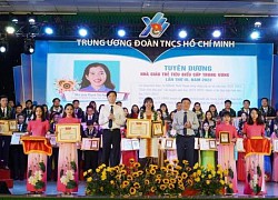 Hành trình 10 năm cõng chữ lên non của cô giáo người Chăm