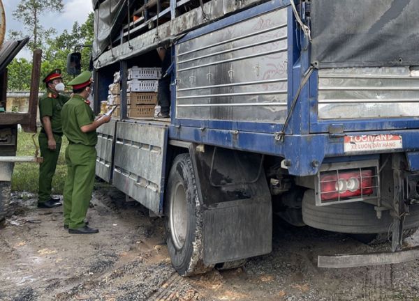 Kiểm soát hàng lậu lưu thông trên tuyến quốc lộ 1A