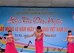 Nhóm nam sinh thể hiện bài múa Ấn Độ để tri ân thầy cô nhân ngày 20/11