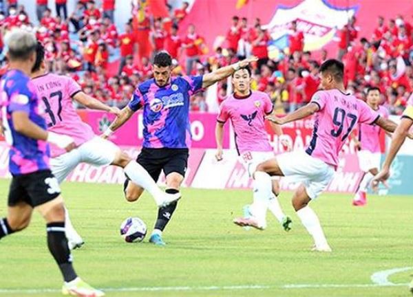 V.League hạ màn: Vé rớt hạng dành cho ai?