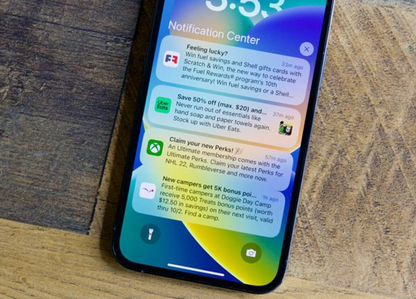 3 cách thay đổi giao diện thông báo màn hình khóa mới trên iOS 16