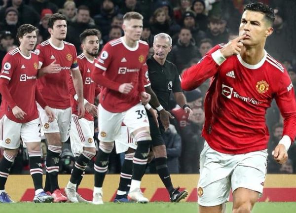 Giá cổ phiếu Man Utd tăng mạnh sau khi nhà Glazer rao bán CLB