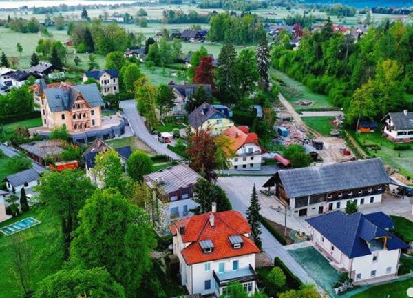 Mê mẩn với cảnh sắc thị trấn cổ Bled ở Slovenia