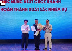 NSƯT Quốc Khánh nghỉ hưu, đồng nghiệp hô 'chúc lấy vợ'