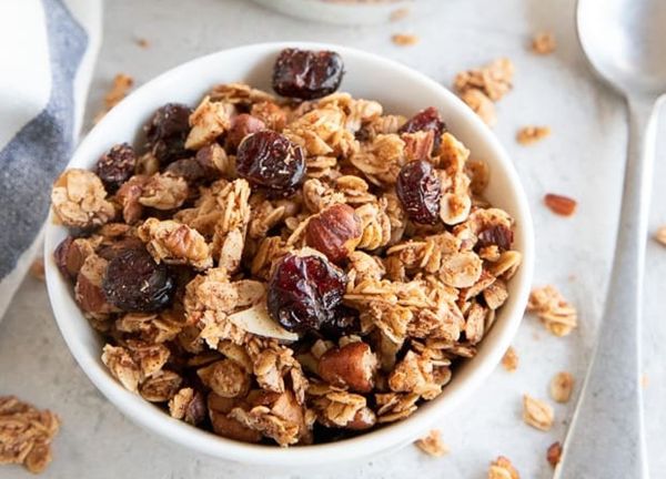 Tự làm granola tại nhà ăn sáng hay ăn vặt vừa ngon, vừa rẻ