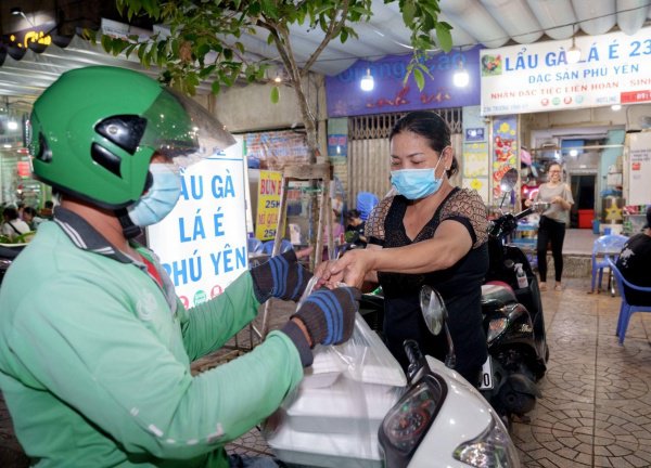 Bỏ việc văn phòng về mở quán ăn, doanh thu mỗi tháng lên hàng trăm triệu đồng