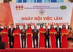 Nhiều cơ hội nghề nghiệp cho sinh viên Hà Nội tại "Ngày hội việc làm HUBT 2022"