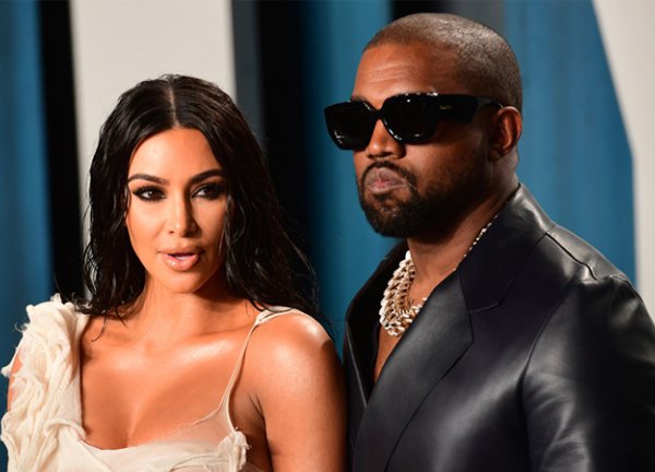 Kanye West chấp nhận mọi điều khoản ly hôn của Kim Kardashian