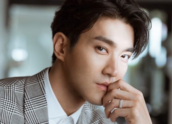 Choi Siwon bị "khui" ý định đầu tư hơn 1000 tỷ đồng lập công ty riêng cho Super Junior