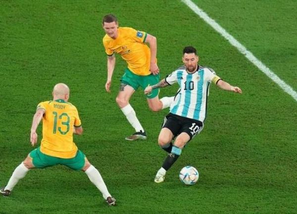 'Cú sút của Messi ngoài sức tưởng tượng của người thường'