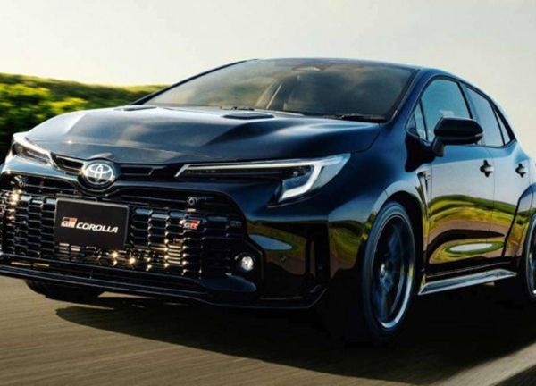 Khách hàng phải quay số để được mua Toyota Corolla phiên bản xe đua