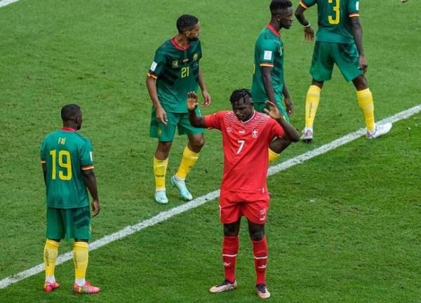 'Ronaldo chuẩn bị valy để về nước'