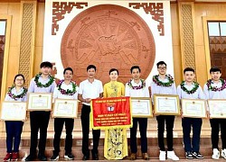 Thầy giáo vùng cố đô 'mát tay' rèn đội tuyển