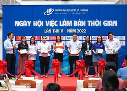 Trường ĐH Mở TPHCM trao bằng tốt nghiệp và tổ chức ngày hội việc làm