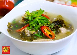 Cách làm canh gà lá giang chua cay, thanh mát