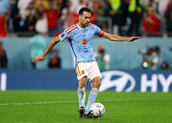 CĐV chỉ trích Busquets vì mỉm cười rồi đá hỏng 11 m