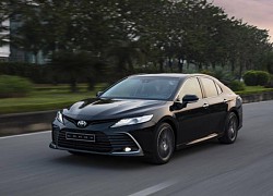 Doanh số Toyota Camry tăng vọt, lấy lại ngôi vương phân khúc